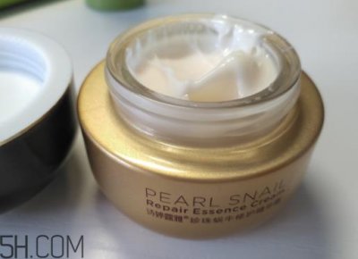 ​诗婷露雅蜗牛面霜适合秋冬吗？适合油皮吗？