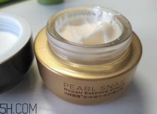 诗婷露雅蜗牛面霜适合秋冬吗?适合油皮吗? 诗婷露雅蜗牛面霜适合秋冬吗?适合油皮吗?