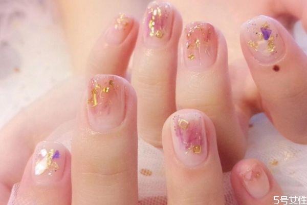 可撕拉指甲油的优点和缺点 可撕拉指甲油怎么涂不掉下来 可撕拉指甲油的优点和缺点 可撕拉指甲油怎么涂不掉下来