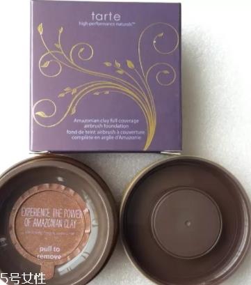 矿物粉饼的功效与作用 矿物粉饼和普通粉饼大不同 矿物粉饼的功效与作用 矿物粉饼和普通粉饼大不同