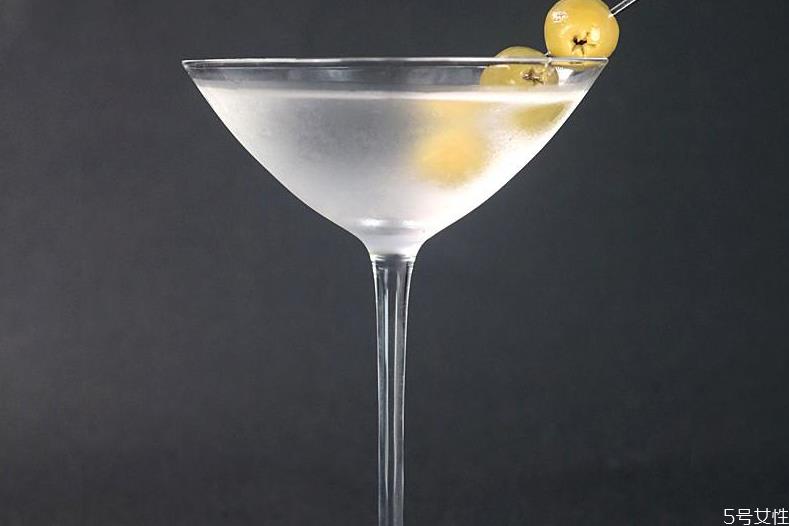 玛格丽特盐边怎么喝 盐边鸡尾酒咋喝 玛格丽特盐边怎么喝 盐边鸡尾酒咋喝
