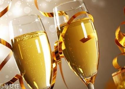 香槟怎么喝是正确的 香槟口感测评