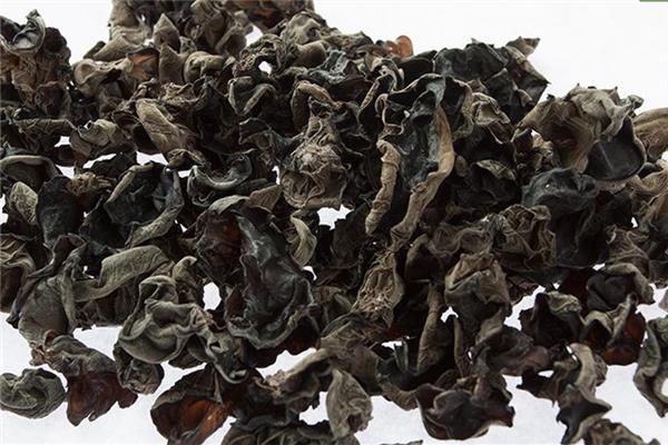 木耳隔夜还能吃吗 木耳泡多吃不了怎么保存