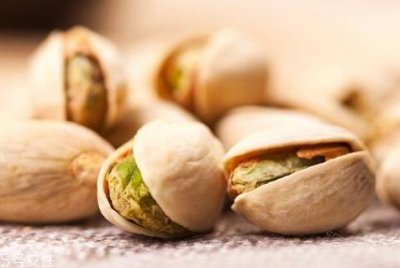 ​开心果不脆了怎么办 一招让受潮的开心果恢复酥脆