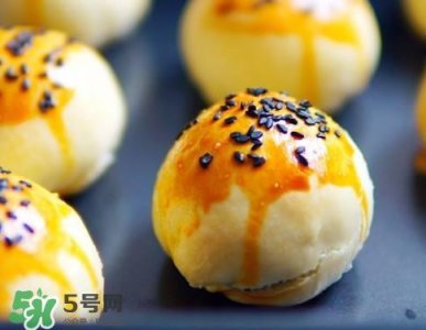 ​蛋黄酥可以放冰箱吗？蛋黄酥放冰箱好吃吗？