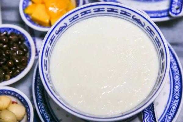 双皮奶和奶冻的区别 双皮奶为什么叫双皮奶 双皮奶和奶冻的区别 双皮奶为什么叫双皮奶