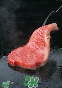 ​煎牛排用什么锅?煎牛排用什么油