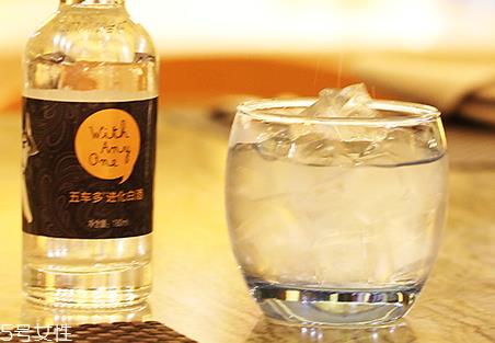 高粱酒哪个品牌好 高粱酒哪里产的好 高粱酒哪个品牌好 高粱酒哪里产的好