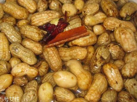 草果可以煮花生吗 卤花生 草果可以煮花生吗 卤花生