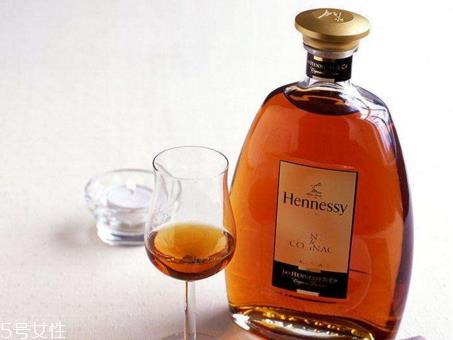 白兰地保质期 白兰地打开能放多久 白兰地保质期 白兰地打开能放多久