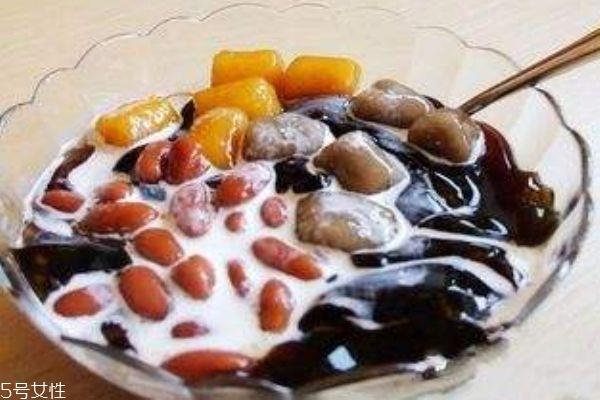 什么是烧仙草呢 烧仙草有什么功效呢