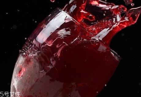 红葡萄酒怎么喝最好的 红葡萄酒可以冷藏后喝吗