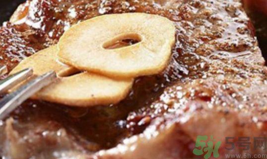 牛排可以和海鲜一起吃吗?牛排能和海鲜同吃吗? 牛排可以和海鲜一起吃吗?牛排能和海鲜同吃吗?