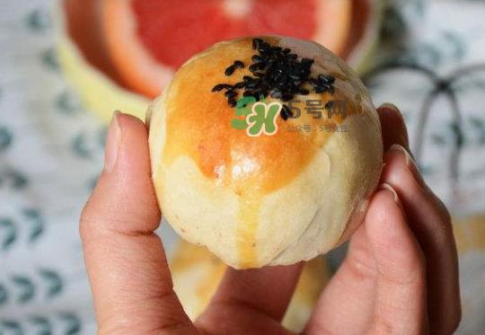 蛋黄酥为什么会破皮?蛋黄酥破皮的原因 蛋黄酥为什么会破皮?蛋黄酥破皮的原因