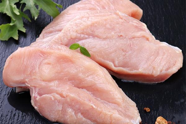 鸡胸肉嘌呤高么 鸡胸肉适合什么人群吃 鸡胸肉嘌呤高么 鸡胸肉适合什么人群吃