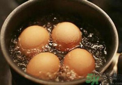 ​煮熟的鸡蛋隔夜可以吃吗？吃了隔夜的熟鸡蛋有什么危害？