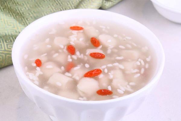 米酒汤圆是冷水下锅还是热水下锅 米酒汤圆用多少米酒