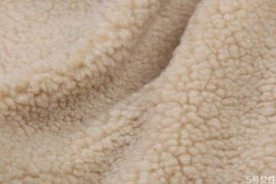 ​复合摇粒绒与双面摇粒绒的区别 摇粒绒面料的用途及清洗