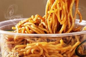 车仔面和乌冬面的区别 车仔面和乌冬面的区别