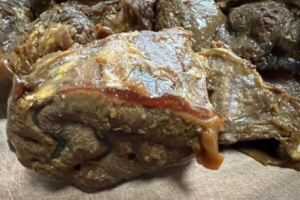 酱牛肉用哪个部位的牛肉最好 酱牛肉可以用牛腩肉吗 酱牛肉用哪个部位的牛肉最好 酱牛肉可以用牛腩肉吗