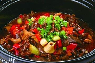 鸡血的好处 鸡血吃多了有什么好处? 鸡血的好处 鸡血吃多了有什么好处?