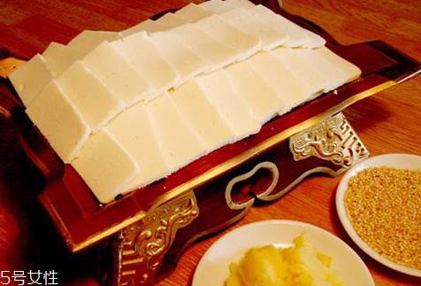 奶豆腐什么味道 奶豆腐的营养价值 奶豆腐什么味道 奶豆腐的营养价值
