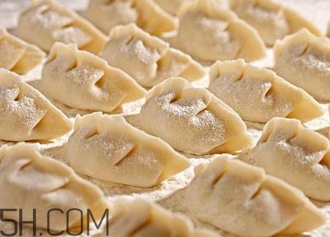 一个饺子热量是多少 一个饺子多少卡路里 一个饺子热量是多少 一个饺子多少卡路里