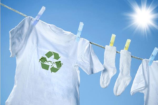 洗好的衣服正晒好反晒好 洗好的衣服正晒还是反晒 洗好的衣服正晒好反晒好 洗好的衣服正晒还是反晒