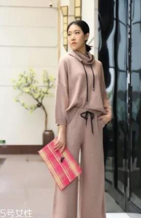 莫兰迪色怎么搭配衣服 4招展现优雅女人味 莫兰迪色怎么搭配衣服 4招展现优雅女人味