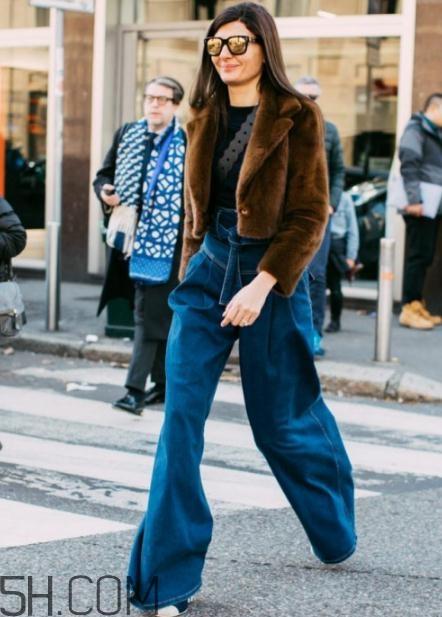 牛仔阔腿裤冬天怎么搭配?冬天牛仔阔腿裤搭配图 牛仔阔腿裤冬天怎么搭配?冬天牛仔阔腿裤搭配图