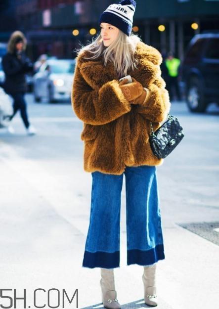 牛仔阔腿裤冬天怎么搭配?冬天牛仔阔腿裤搭配图 牛仔阔腿裤冬天怎么搭配?冬天牛仔阔腿裤搭配图