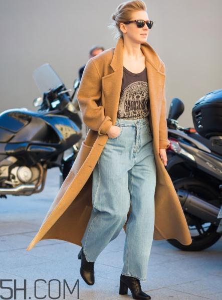 牛仔阔腿裤冬天怎么搭配?冬天牛仔阔腿裤搭配图 牛仔阔腿裤冬天怎么搭配?冬天牛仔阔腿裤搭配图