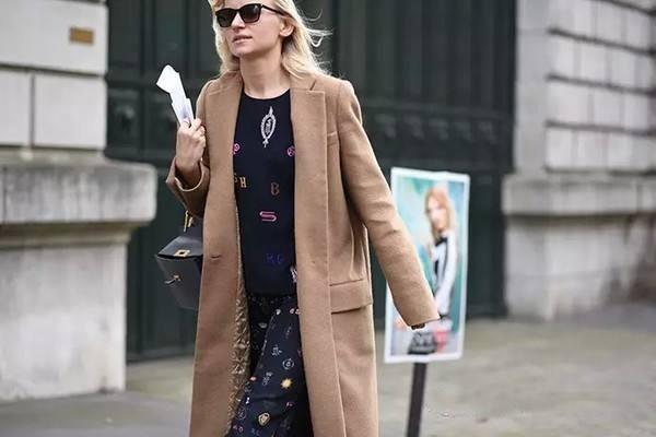 大衣里面怎么搭配好看 大衣配什么鞋子好看 大衣里面怎么搭配好看 大衣配什么鞋子好看