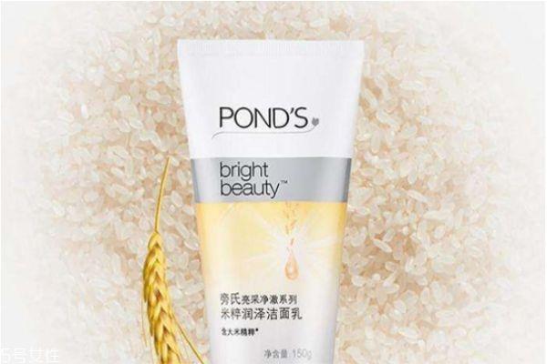 洁面啫喱和洗面奶区别 教你洗面奶如何选怎么用 洁面啫喱和洗面奶区别 教你洗面奶如何选怎么用