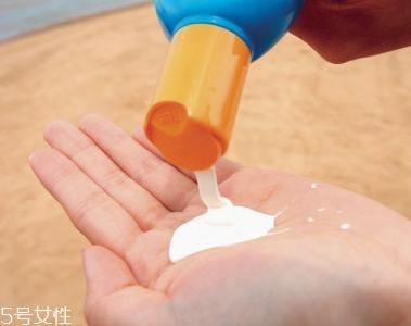 涂防晒后长痘怎么办 涂防晒后如何预防长痘 涂防晒后长痘怎么办 涂防晒后如何预防长痘