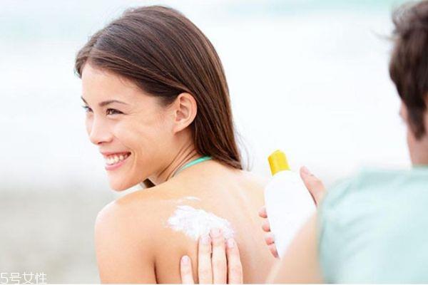 如何防止晒黑 防止晒黑的小窍门 如何防止晒黑 防止晒黑的小窍门