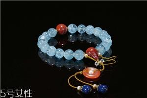 海蓝宝石一克拉多少钱?沉着勇敢的象征 海蓝宝石一克拉多少钱?沉着勇敢的象征