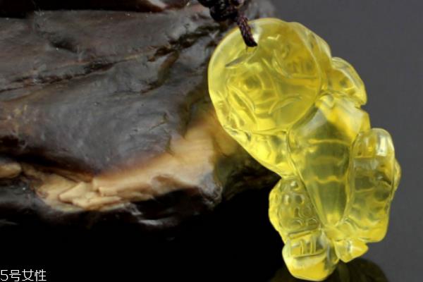 黄水晶貔貅怎么开光 这样更有灵性 黄水晶貔貅怎么开光 这样更有灵性