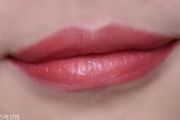厚嘴唇怎么画出小清新唇妆 厚嘴唇画唇妆的技巧 厚嘴唇怎么画出小清新唇妆 厚嘴唇画唇妆的技巧