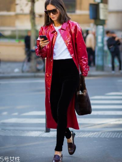 白色t恤搭配什么外套?白色t恤搭配外套图片 白色t恤搭配什么外套?白色t恤搭配外套图片