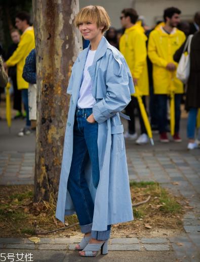 白色t恤搭配什么外套?白色t恤搭配外套图片 白色t恤搭配什么外套?白色t恤搭配外套图片