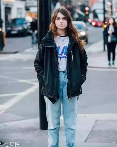 白色t恤搭配什么外套?白色t恤搭配外套图片 白色t恤搭配什么外套?白色t恤搭配外套图片