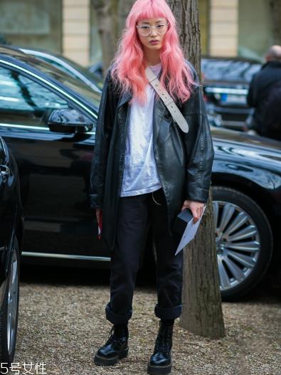 白色t恤搭配什么外套?白色t恤搭配外套图片 白色t恤搭配什么外套?白色t恤搭配外套图片