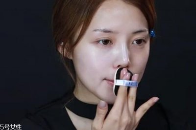 ​pony女神级妆容怎么化 pony小脸化妆技巧