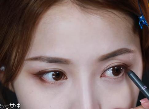 pony女神级妆容怎么化 pony小脸化妆技巧 pony女神级妆容怎么化 pony小脸化妆技巧