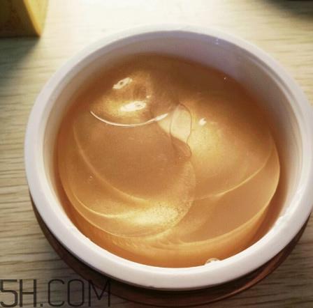 敷眼膜前要用爽肤水吗 敷眼膜前用爽肤水的好处 敷眼膜前要用爽肤水吗 敷眼膜前用爽肤水的好处