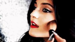 pony女神级妆容怎么化 pony小脸化妆技巧 pony女神级妆容怎么化 pony小脸化妆技巧