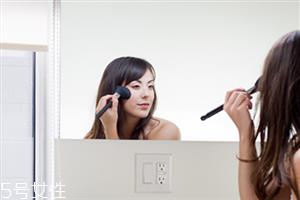 怎样让睫毛变长变翘?下眼线还可以画出来 怎样让睫毛变长变翘?下眼线还可以画出来