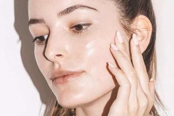 臀部鸡皮肤怎么消除 改善鸡皮肤的方法 臀部鸡皮肤怎么消除 改善鸡皮肤的方法