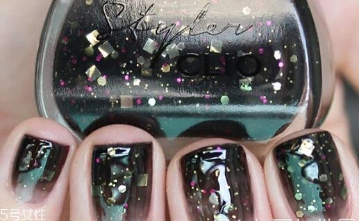 美甲渐变色的做法图解 渐变美甲怎么做教程图片 美甲渐变色的做法图解 渐变美甲怎么做教程图片